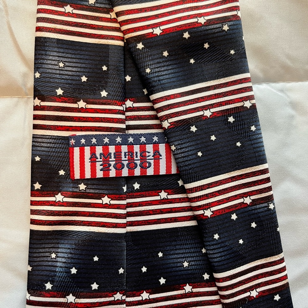 Patriotic tie